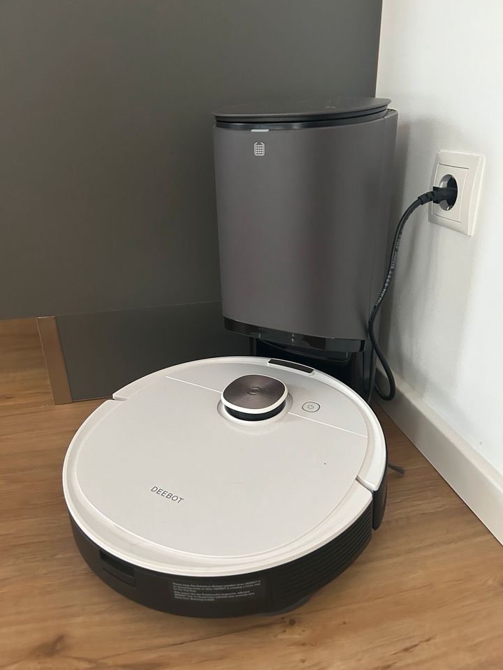 Ecovacs Deebot Ozmo T8+ in Kiel