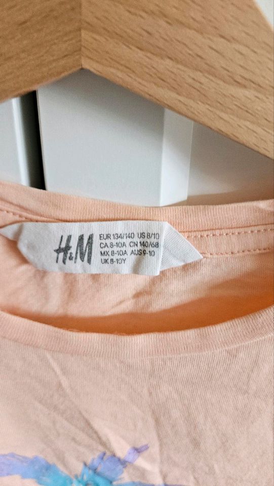 T-Shirt von H&M in der Größe 134/140 in Brunsbuettel