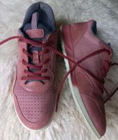 ECCO  Sneaker  38 Rot Velourleder Leder 5 Rarität Super Zustand Niedersachsen - Aurich Vorschau