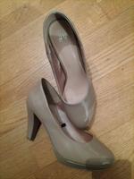 Beige pumps gr 36 wie neu Frankfurt am Main - Kalbach Vorschau