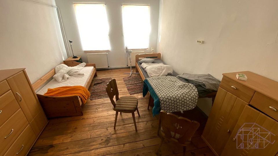 Vollsanierter, exklusiver, imposanter Künstlerhof in idyllischer Dorfrandlage mit Hautwohnung, 3 Appartements und reichlich Gästezimmer und Werk.- und Ausstellungshallen! in Wallstawe