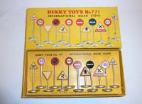 Dinky Toys No. 771 Road Signs in Box, sehr selten zu finden! Kreis Pinneberg - Bönningstedt Vorschau