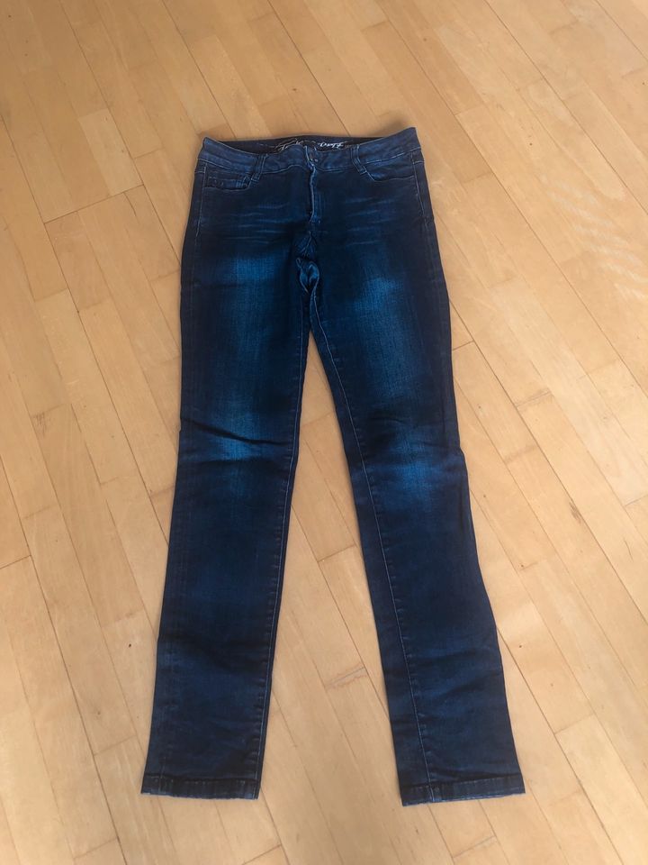 Jeans von esprit in 42 mit Elasthan in Lebach