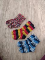 3 Paar gestrickte Socken Größe ca 25-30 im Set abzugeben. Nordrhein-Westfalen - Bad Laasphe Vorschau