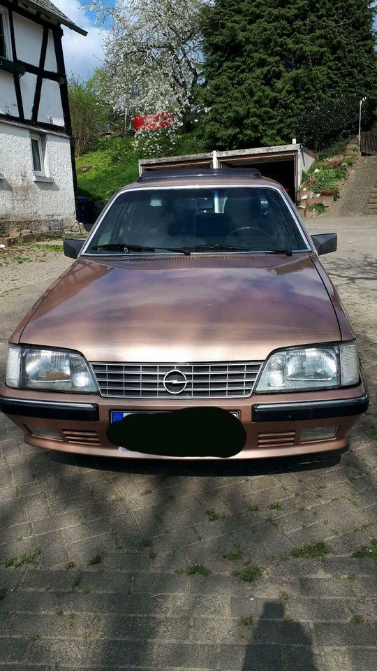 Opel Senator A 3.0i Ez 85 180 PS in Hilden