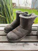 Ugg Stiefel Grau schleife Gr. 41 Bayern - Ergolding Vorschau