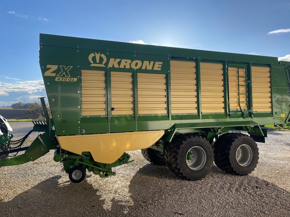 Silierwagen Ladewagen Abschieber Krone ZX 430 53Std 437 Fuhren in Schernfeld