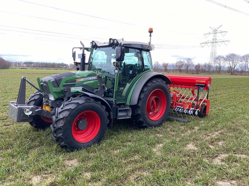 Landw. Lohnarbeiten Weide Grasnachsaat/ Durchsaat Striegeln in Haren (Ems)