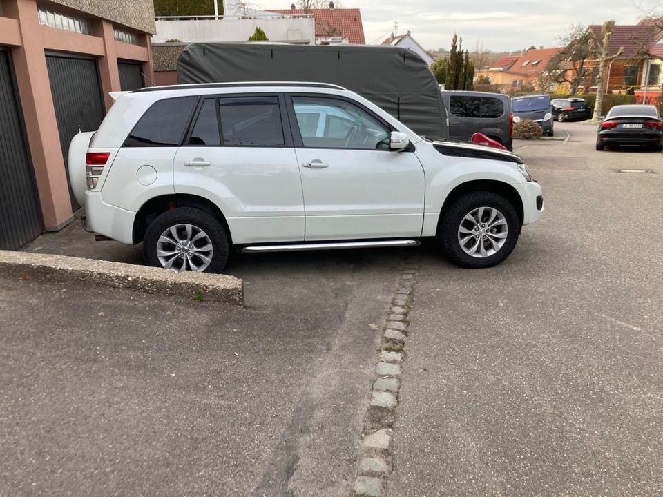 Suzuki Grand Vitara 2,4l 4x4 in Brackenheim