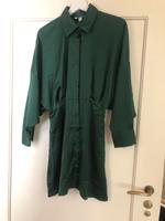 Wunderschönes Kleid / Blusenkleid in Tannengrün von H&M, Größe 38 Berlin - Wilmersdorf Vorschau