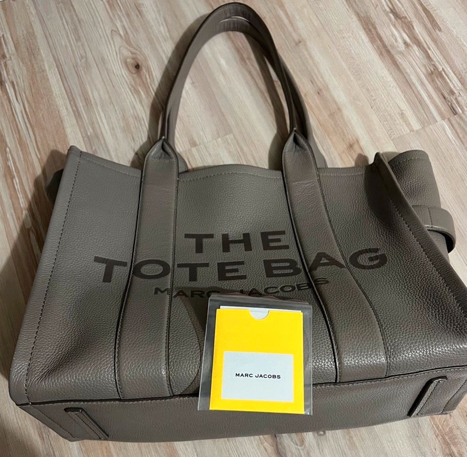 MARC JACOBS DAMEN SHOPPER THE TOTE NEU ! ORIGINAL ! in Troisdorf