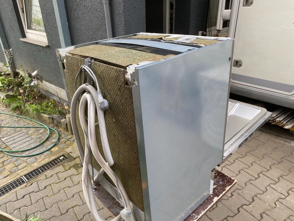 Bosch Vollintegrierte Spülmaschine 6 L , 6 Jahre in Pfungstadt