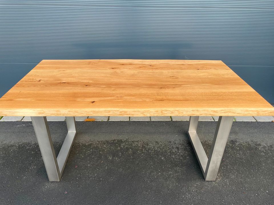 Eiche Esstisch Esszimmertisch massiv Holz Tisch 160x90 cm in  Nordrhein-Westfalen - Hennef (Sieg) | eBay Kleinanzeigen ist jetzt  Kleinanzeigen