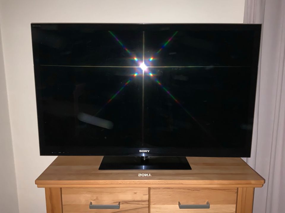 SONY KDL 46 NX 7 3D Fernseher TV + 3D Brillen + Standfuß in Brieselang