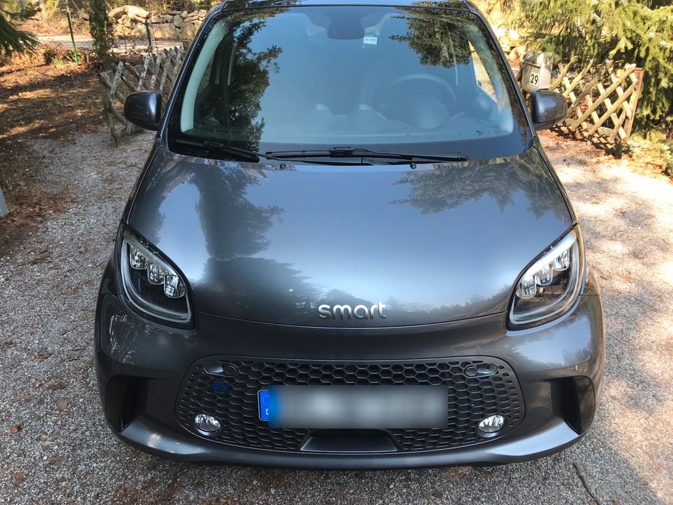 Smart forfour EQ Exklusive Prime 22kw Lader Pano voll in Sindelfingen