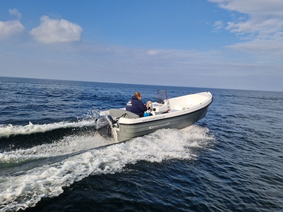 Scholle 15PS Führerscheinfrei Mietboot 8 Stunden Angeln & Fun in Lütjenburg