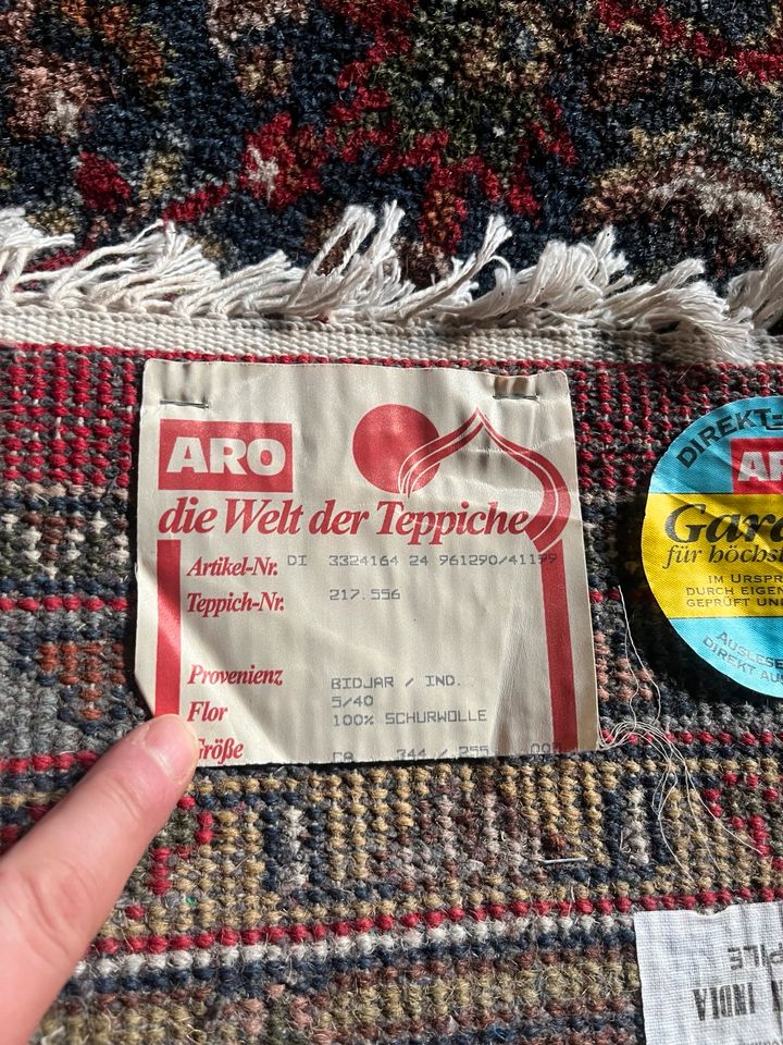 Alter Teppich breit 2.55 Länge 3.55 in Bad Mergentheim