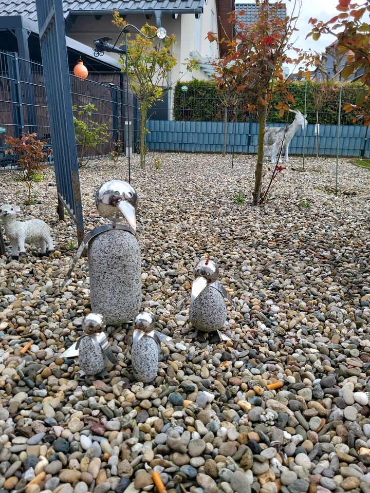 STEIN Pinguin Familie in Karben
