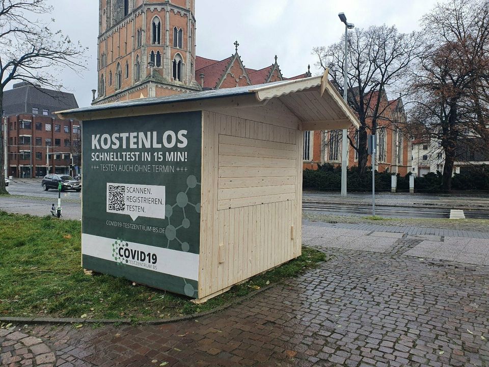 Erdbeerverkaufsstand Verkaufsstand Verkaufshütte Marktstand Weihnachtsmarktstand Weihnachtsmarkthütte Markthütte Imbiss  Kiosk  Wurstbude in Rödinghausen