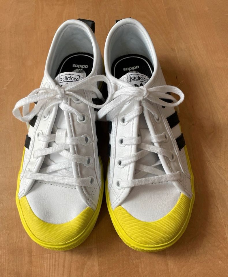 Adidas Sneaker Schuhe ungetragen in Sailauf