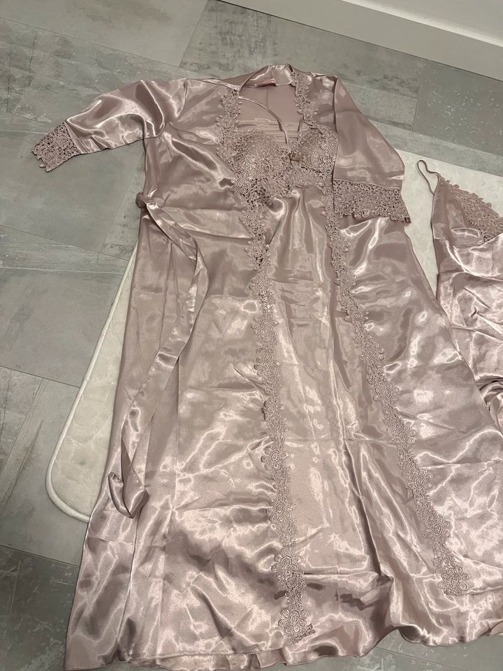 Satin Pyjama in Hannover