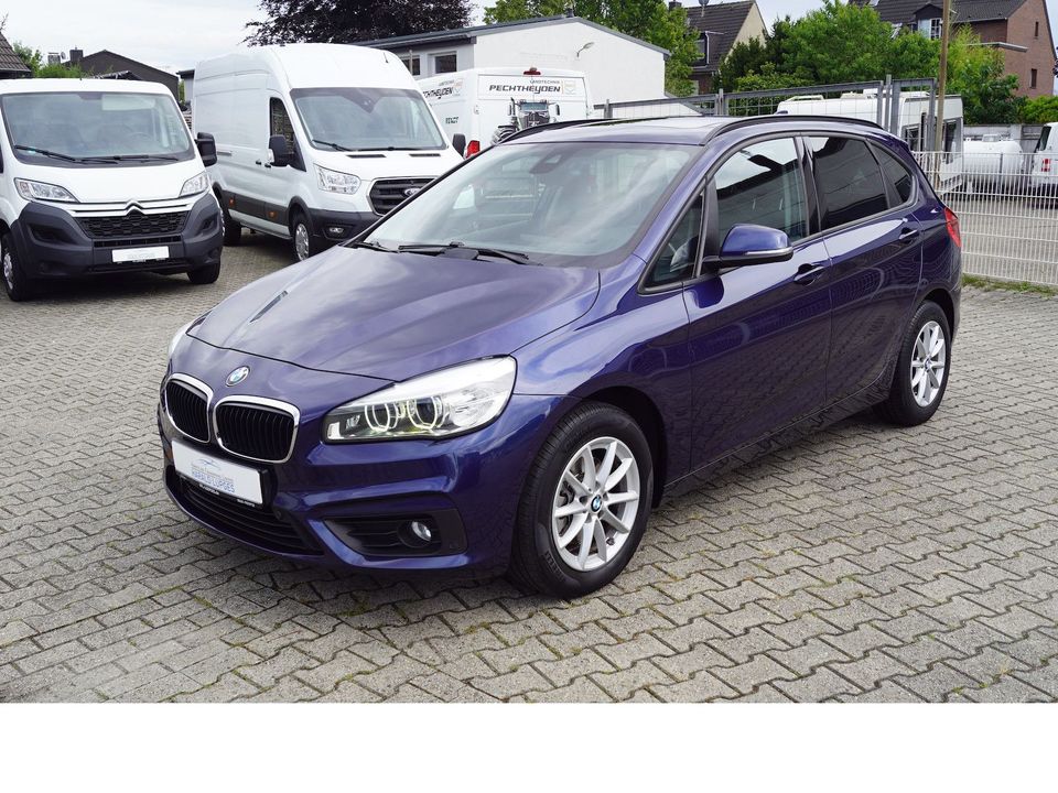 BMW 218d Active Tourer, Pano, Leder, Head-UP, Euro 6 in Wegberg