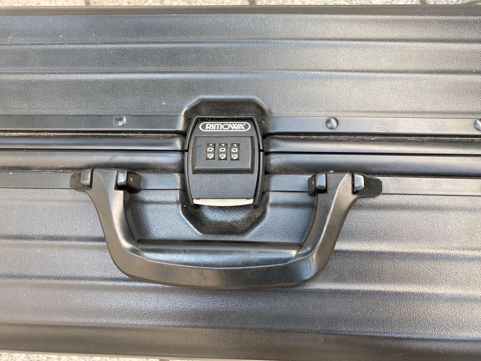 RIMOWA   Rollkoffer XL 78x53x26 schwarz in München