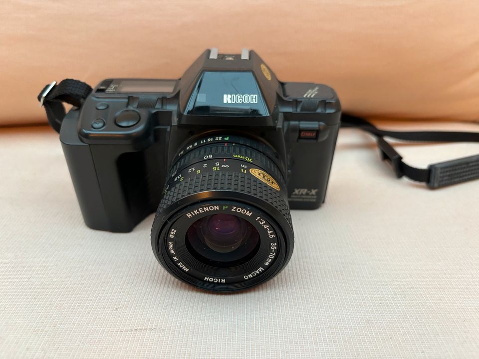 Ricoh XR-X Kamera + Blitz in Kissing