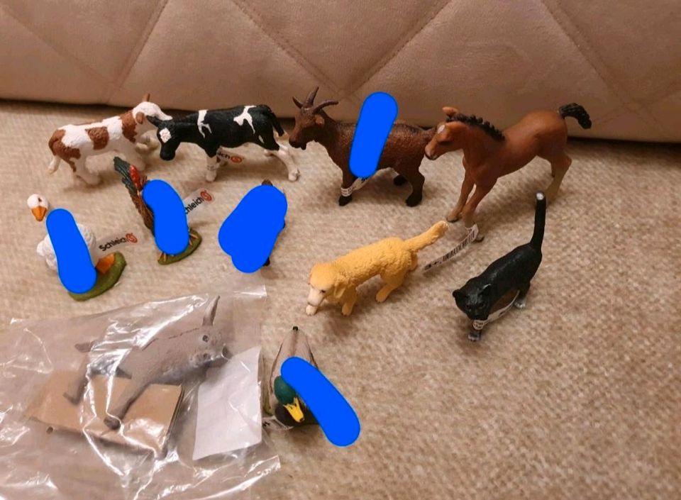 Schleichfiguren Kalb Hund Pferd Katze in Berlin