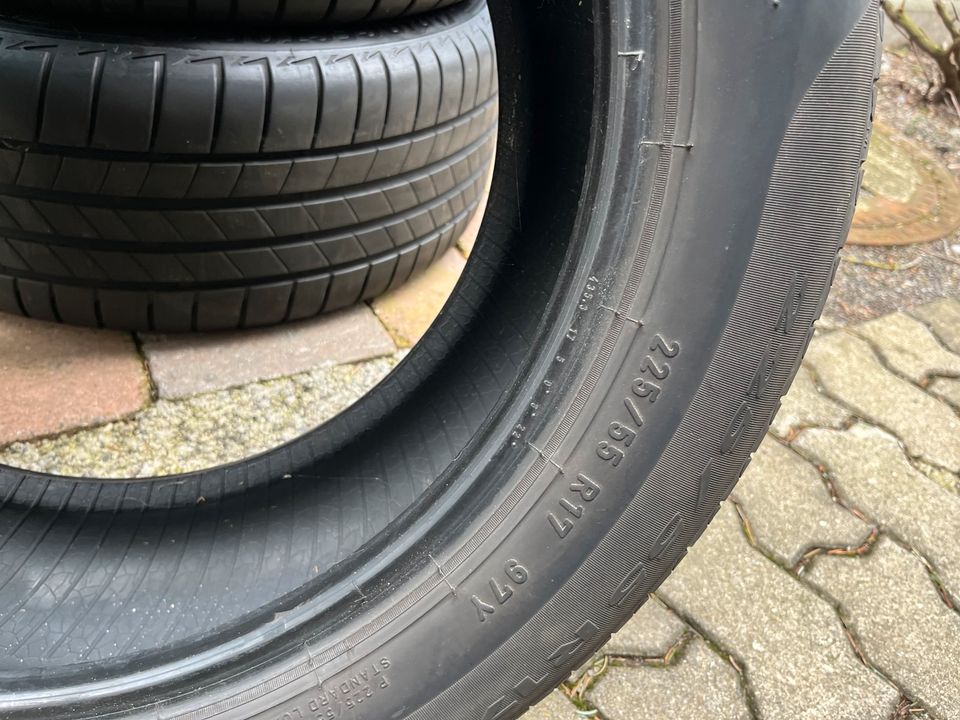 2 Stück Sommerreifen Pirelli Cinturato P7 225 / 55 R17 97Y in München
