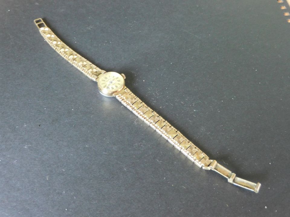 Tschaika Chaika Armbanduhr Uhr vergoldet 17 Jewels UdSSR Damen in Klein Rönnau