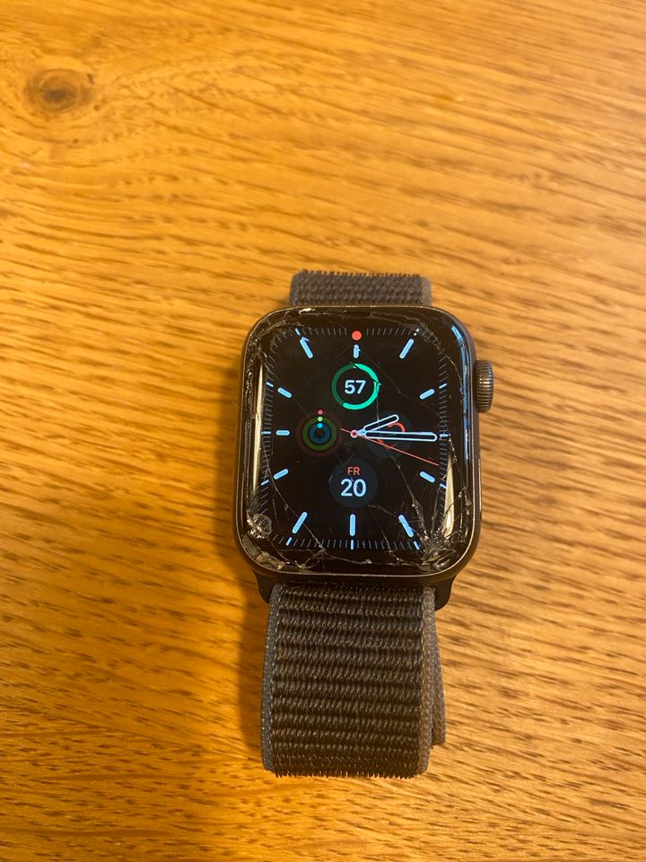 Apple Watch, SE, Uhr, Smartwatch in Meißner
