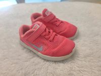 Pinke Nike Schuhe Gr. 26 Bayern - Hochstadt am Main Vorschau