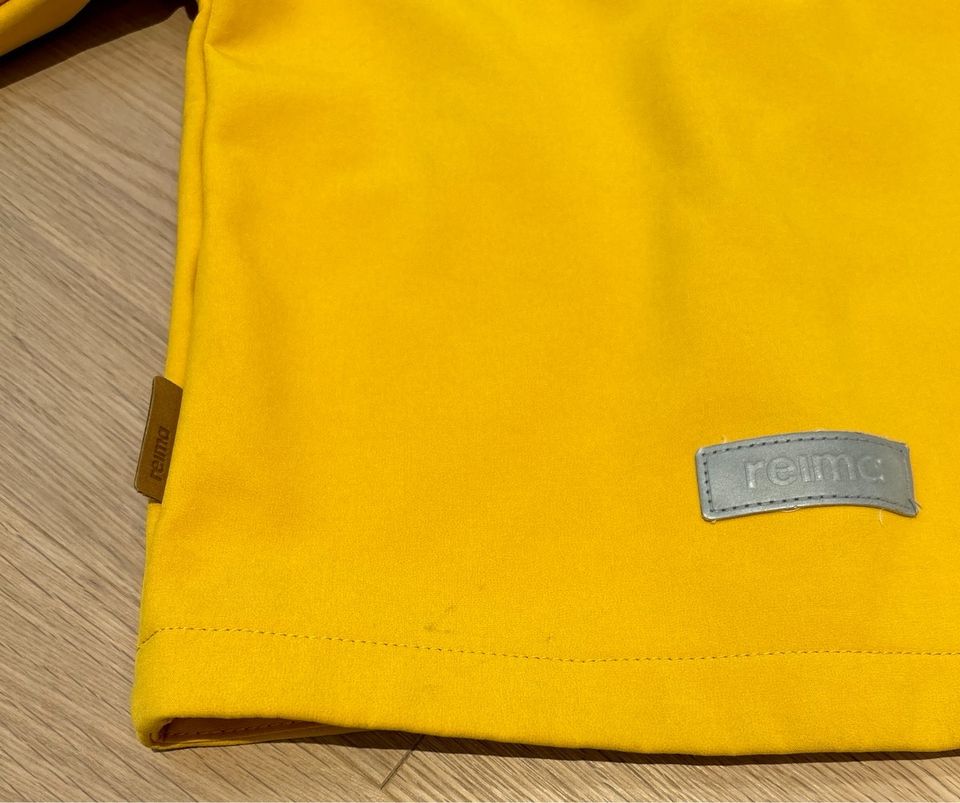 Reima Softshell-Jacke Größe 104 in Mettmann