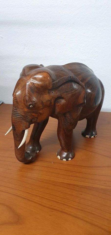 Elefant Massivholz, groß H=21cm in Krefeld