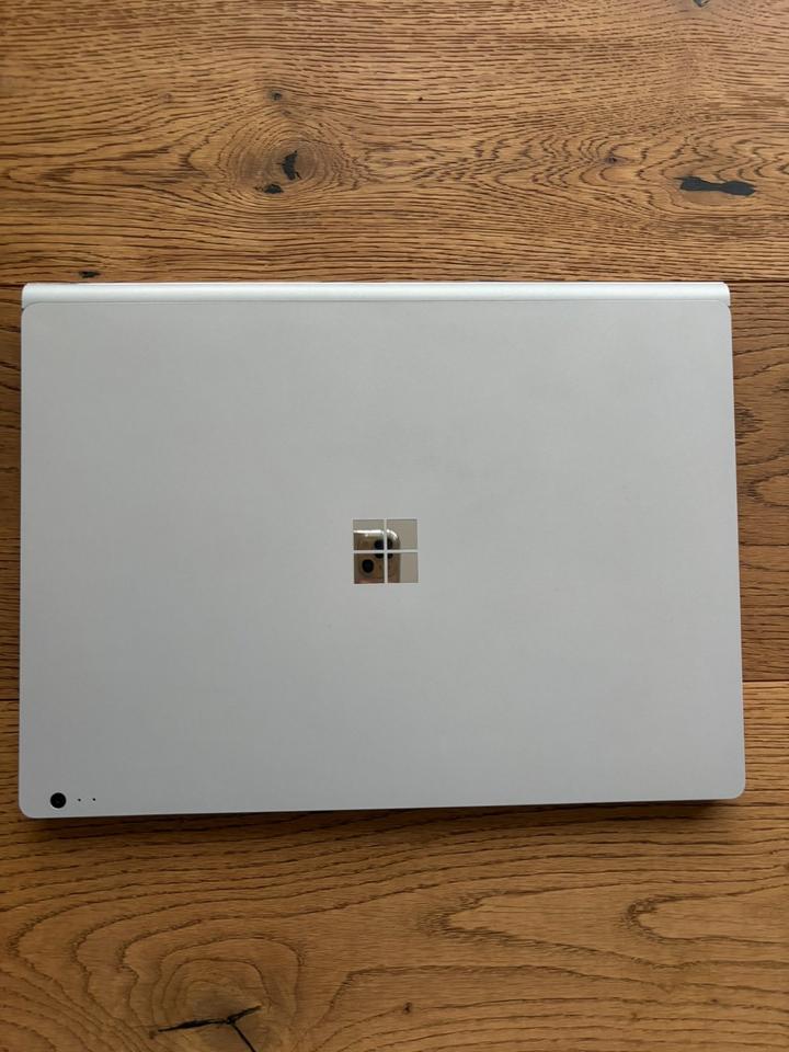 Microsoft Surface Book 2 13,5‘‘ 8GB RAM Intel i5 8350 256GB SSD in Lörzweiler