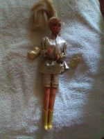 Barbie mit Goldstiefel Berlin - Reinickendorf Vorschau