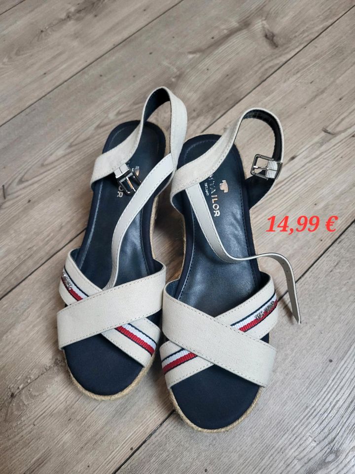 Diverse Damen Schuhe Gr. 39 & Gr. 40 in Jemgum
