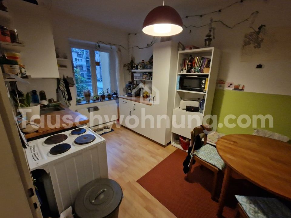 [TAUSCHWOHNUNG] Gut geschnittene 2-Zimmer Wohnung mit Balkon und Ofen in Köln