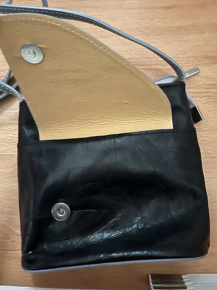 Kleine Handtasche, Umhängetasche, Damenhandtasche. Vera Pelle. in Berlin