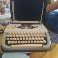 Schreibmaschine Princess 100 mit Koffer Berlin - Tempelhof Vorschau