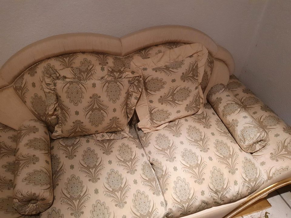 Couch/Wohnzimmer/Studio/Wartezimmer 2x edel beige gold in Glauburg