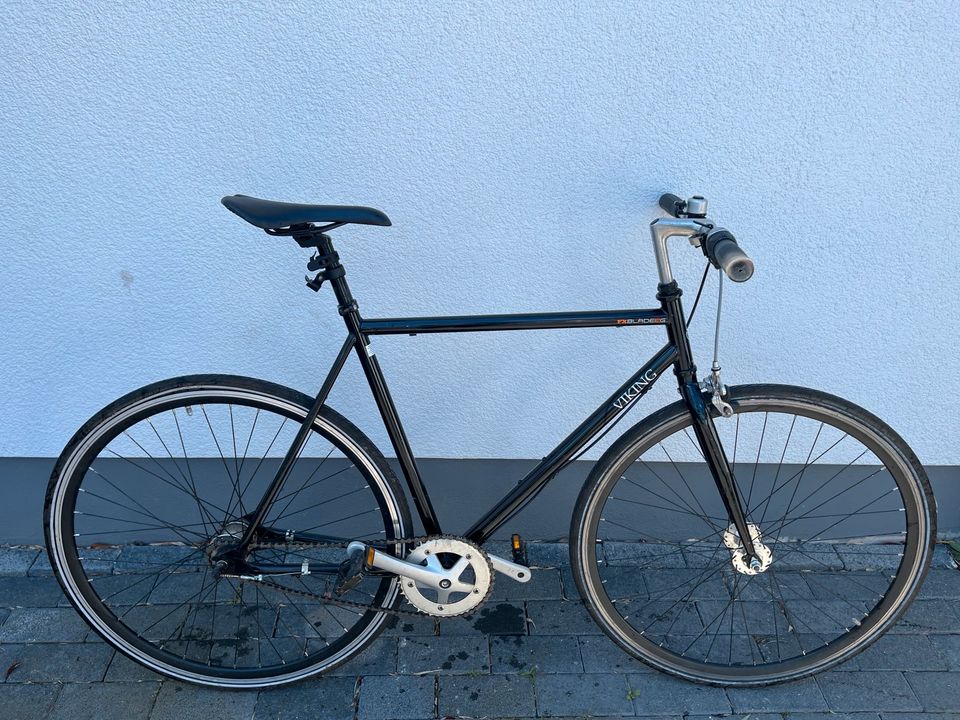 City Bike in schwarz in Rodgau