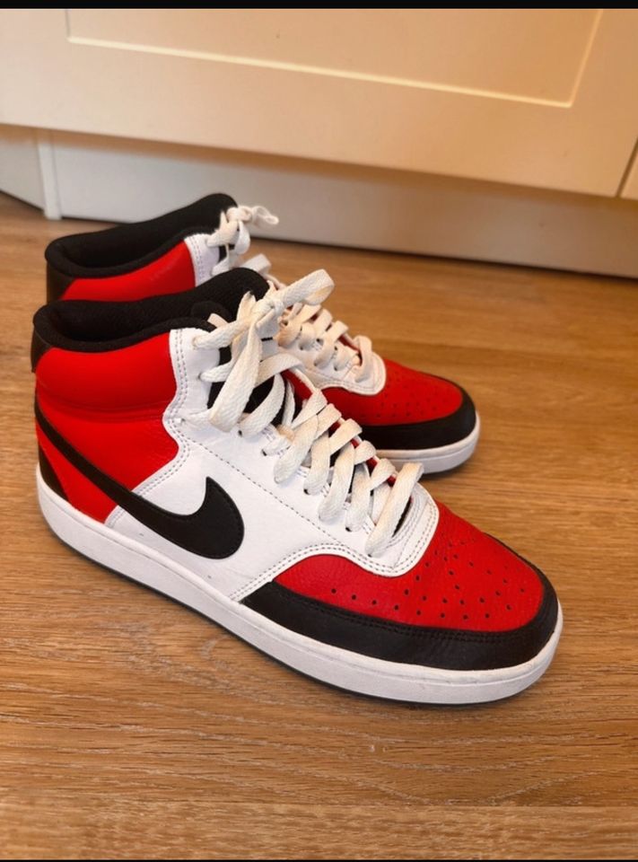 Nike Court Vision Mid MBA Gr. 40,5 w in Haimhausen