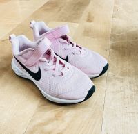Nike Sneaker / Sportschuhe Gr 31 / 31,5 Sachsen - Chemnitz Vorschau