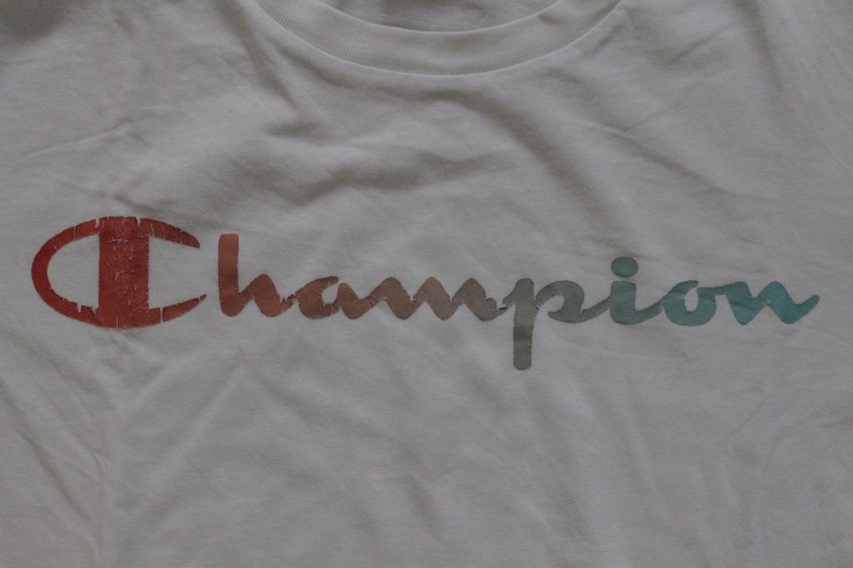 Champion shirt small in Haselbachtal