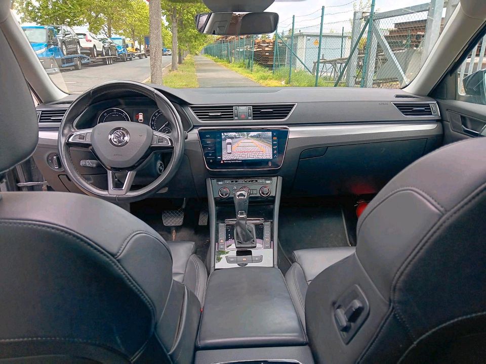 Skoda Superb Combi 1.6 TDI Style - Diesel - Automatik - panorama, in Berlin