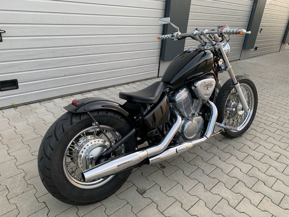 Honda Shadow VT 600 (PC 21) Bobber 33800 km Bj 1996 in Ahrensfelde