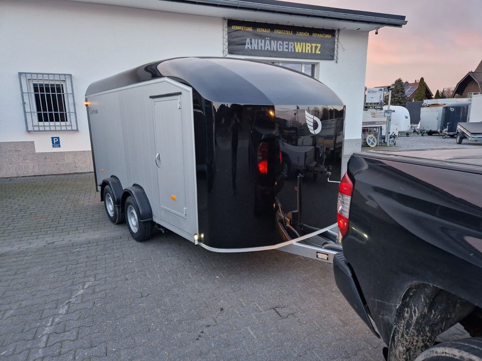 Roadster 800 3500kg Alukoffer Cheval Liberté Pullman direkt Neu in Grevenbroich