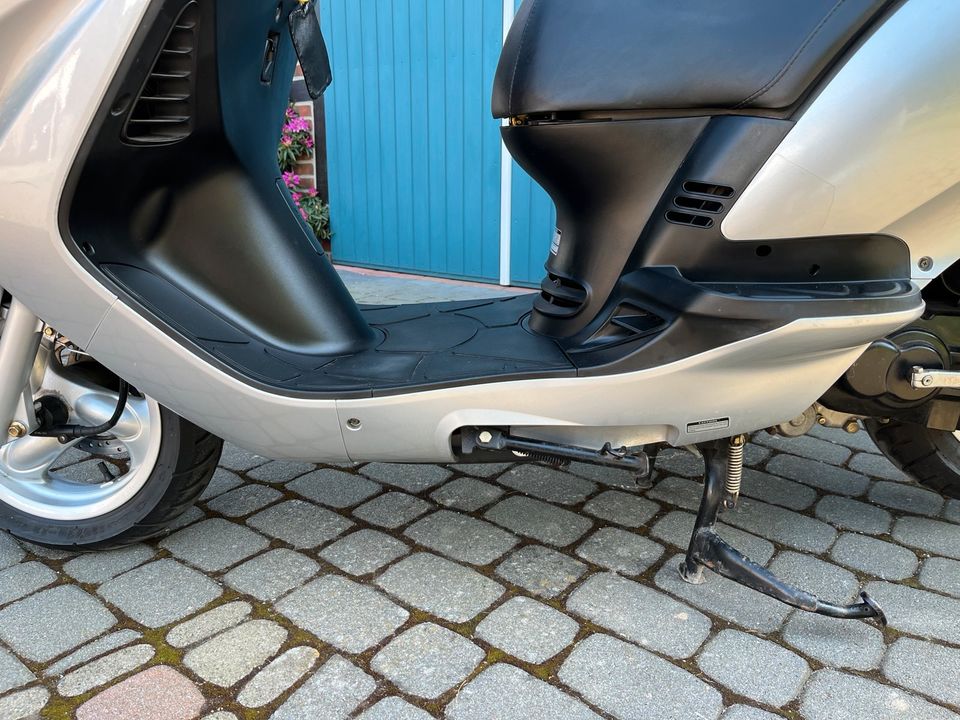 ROLLER *4460KM* KYMCO GRAND DINK 125 FACELIFT in Minden